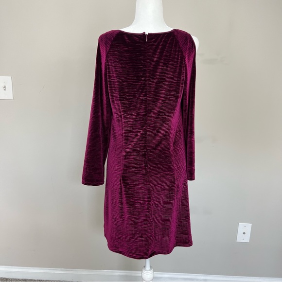 ADRIANNA PAPELL VELVET COLD SHOULDER SLEEVE DRESS SIZE 8 PETITE IN BURGUNDY - Picture 5 of 14